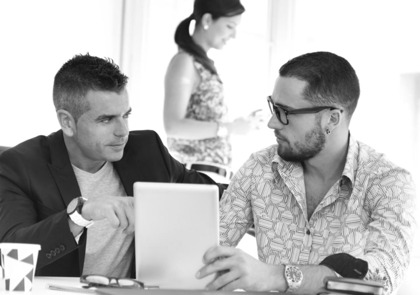 Studenci podczas zajęć z podstaw pracy społecznej